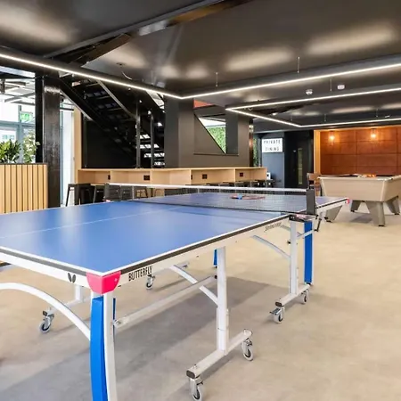 شقة For Students Only Clarence Dock Village In
