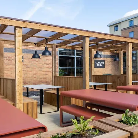 For Students Only Clarence Dock Village In * ليدز